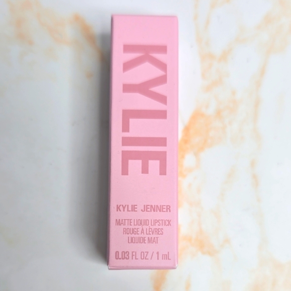 Kylie Jenner Matte Liquid Lipstick New 🔥 5/$25 Bundle Sale 🔥 - Picture 1 of 5